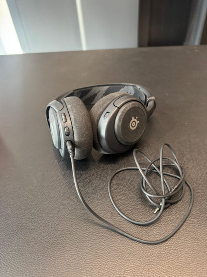SteelSeries wired headset side view and cable